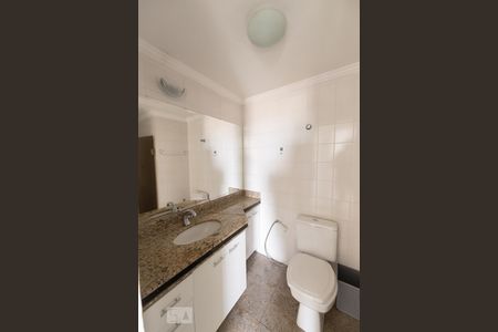 Apartamento à venda com 120m², 3 quartos e 2 vagas Apartamento à venda com 120m², 3 quartos e 2 vagasBanheiro Social