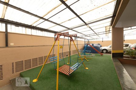 Apartamento à venda com 120m², 3 quartos e 2 vagas Apartamento à venda com 120m², 3 quartos e 2 vagasÁrea Comum - Playground
