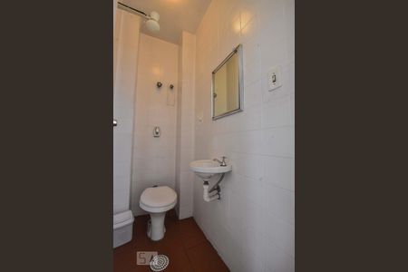 Apartamento à venda com 90m², 3 quartos e sem vaga Apartamento à venda com 90m², 3 quartos e sem vagaBanheiro de Serviços