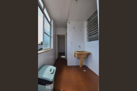 Apartamento à venda com 90m², 3 quartos e sem vaga Apartamento à venda com 90m², 3 quartos e sem vagaLavanderia