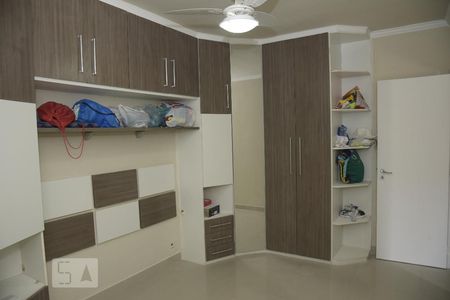 Casa de condomínio à venda com 112m², 2 quartos e 3 vagasQuarto 2 