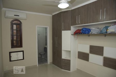 Casa de condomínio à venda com 112m², 2 quartos e 3 vagasQuarto 2 
