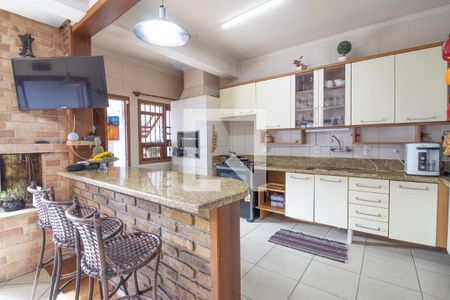 Casa à venda com 340m², 4 quartos e 3 vagas Casa à venda com 340m², 4 quartos e 3 vagasCozinha