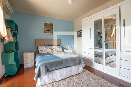 Casa à venda com 340m², 4 quartos e 3 vagas Casa à venda com 340m², 4 quartos e 3 vagasQuarto 3