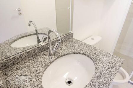 Banheiro  de apartamento para alugar com 1 quarto, 36m² em Brás, São Paulo