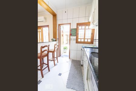 Cozinha de casa para alugar com 3 quartos, 146m² em Jardim Itu Sabará, Porto Alegre