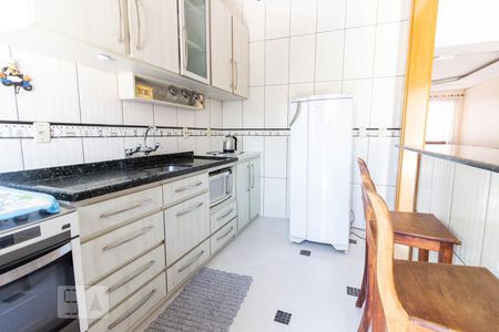 Cozinha de casa para alugar com 3 quartos, 146m² em Jardim Itu Sabará, Porto Alegre