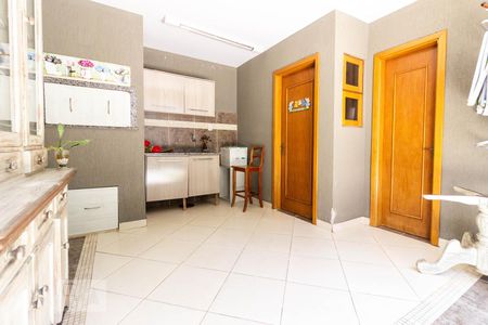 Pátio de casa para alugar com 3 quartos, 146m² em Jardim Itu Sabará, Porto Alegre