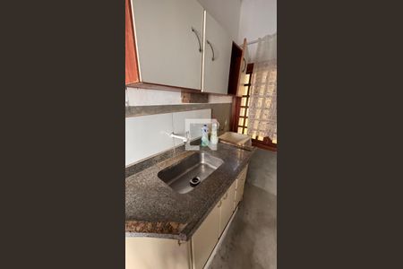 Casa para alugar com 440m², 8 quartos e 4 vagas Casa para alugar com 440m², 8 quartos e 4 vagasCozinha e Area Serviço Kitnet