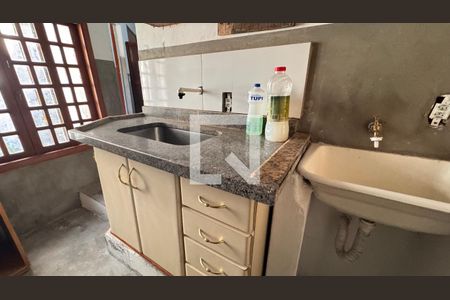 Casa para alugar com 440m², 8 quartos e 4 vagas Casa para alugar com 440m², 8 quartos e 4 vagasCozinha e Area Serviço Kitnet