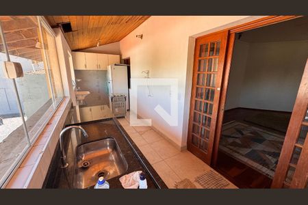 Casa para alugar com 440m², 8 quartos e 4 vagas Casa para alugar com 440m², 8 quartos e 4 vagasCozinha Casa 1
