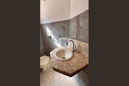 Casa para alugar com 440m², 8 quartos e 4 vagas Casa para alugar com 440m², 8 quartos e 4 vagasBanheiro Kitnet