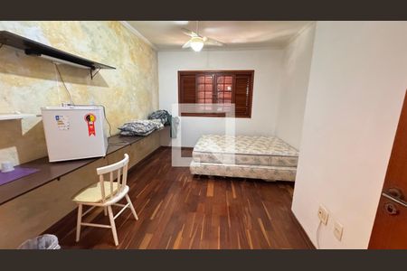 Casa para alugar com 440m², 8 quartos e 4 vagas Casa para alugar com 440m², 8 quartos e 4 vagasQuarto 3 Casa 1