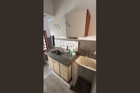 Casa para alugar com 440m², 8 quartos e 4 vagas Casa para alugar com 440m², 8 quartos e 4 vagasCozinha e Area Serviço Kitnet
