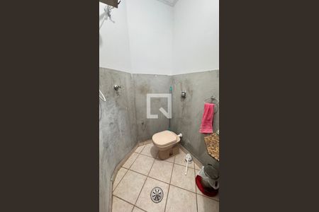 Casa para alugar com 440m², 8 quartos e 4 vagas Casa para alugar com 440m², 8 quartos e 4 vagasBanheiro Casa 3