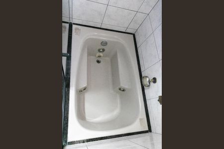 Apartamento à venda com 80m², 2 quartos e 1 vaga Apartamento à venda com 80m², 2 quartos e 1 vagaBanheiro 2