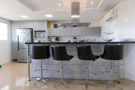 Casa à venda com 350m², 4 quartos e 4 vagasCozinha