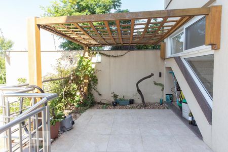 Casa à venda com 350m², 4 quartos e 4 vagasVaranda