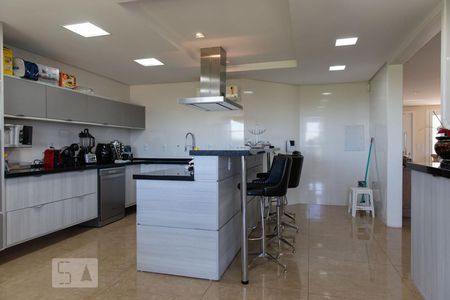 Casa à venda com 350m², 4 quartos e 4 vagasCozinha