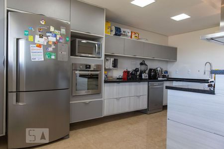 Casa à venda com 350m², 4 quartos e 4 vagasCozinha