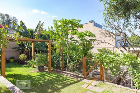 Casa à venda com 350m², 4 quartos e 4 vagasPátio