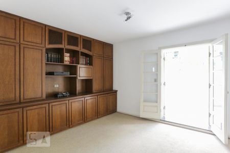 Casa à venda com 387m², 4 quartos e 6 vagas Casa à venda com 387m², 4 quartos e 6 vagasQuarto 02