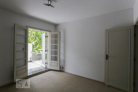 Casa à venda com 387m², 4 quartos e 6 vagas Casa à venda com 387m², 4 quartos e 6 vagasQuarto 02