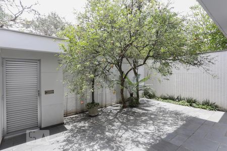 Casa à venda com 387m², 4 quartos e 6 vagas Casa à venda com 387m², 4 quartos e 6 vagasGaragem