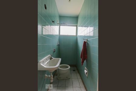 Casa à venda com 387m², 4 quartos e 6 vagas Casa à venda com 387m², 4 quartos e 6 vagasBanheiro Edícula