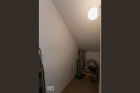 Casa à venda com 387m², 4 quartos e 6 vagas Casa à venda com 387m², 4 quartos e 6 vagasEdícula