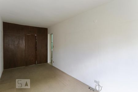 Casa à venda com 387m², 4 quartos e 6 vagas Casa à venda com 387m², 4 quartos e 6 vagasSuíte