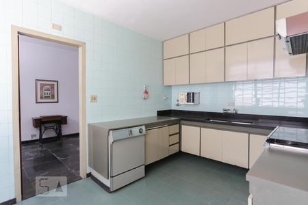 Casa à venda com 387m², 4 quartos e 6 vagas Casa à venda com 387m², 4 quartos e 6 vagasCozinha