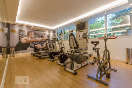 Apartamento à venda com 84m², 2 quartos e 1 vaga Apartamento à venda com 84m², 2 quartos e 1 vagaÁrea Comum - Acadamia