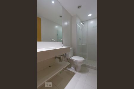 Apartamento à venda com 84m², 2 quartos e 1 vaga Apartamento à venda com 84m², 2 quartos e 1 vagaBanheiro