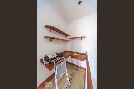 Casa à venda com 160m², 3 quartos e 2 vagas Casa à venda com 160m², 3 quartos e 2 vagasEscritório