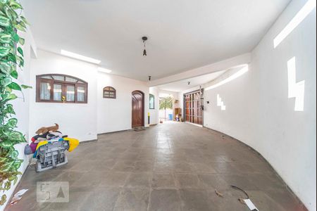 Casa à venda com 160m², 3 quartos e 2 vagas Casa à venda com 160m², 3 quartos e 2 vagasGaragem