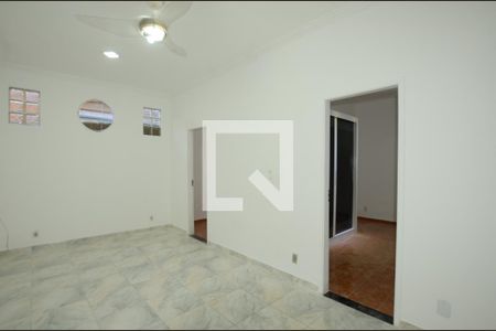 Sala de casa para alugar com 2 quartos, 130m² em Irajá, Rio de Janeiro