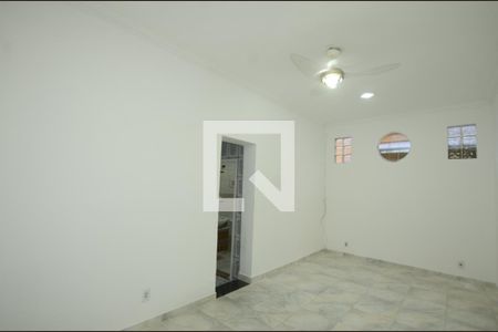 Sala de casa para alugar com 2 quartos, 130m² em Irajá, Rio de Janeiro