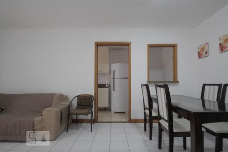 Sala de apartamento à venda com 2 quartos, 75m² em Barra da Tijuca, Rio de Janeiro