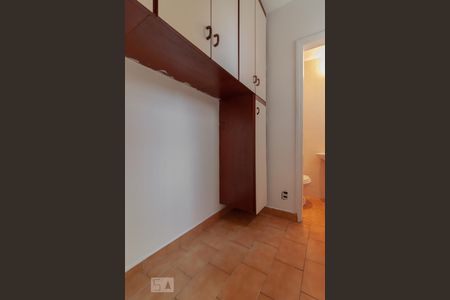Apartamento à venda com 103m², 3 quartos e 2 vagas Apartamento à venda com 103m², 3 quartos e 2 vagasQuarto de serviço