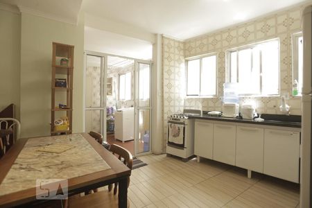 Apartamento à venda com 110m², 4 quartos e sem vagaCozinha