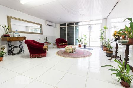 Sala de casa à venda com 3 quartos, 180m² em Floresta, Porto Alegre