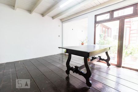 Casa à venda com 3 quartos, 180m² em Floresta, Porto Alegre