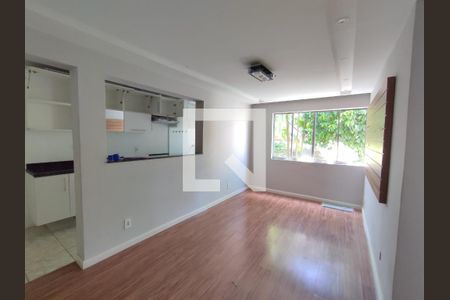 Sala de apartamento para alugar com 1 quarto, 40m² em Taquara, Rio de Janeiro