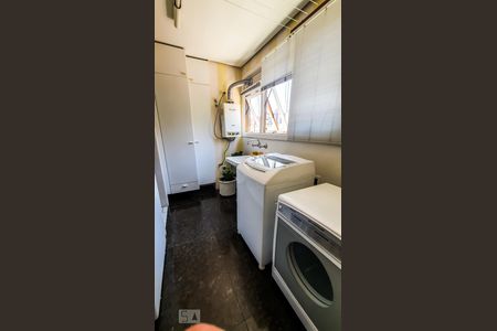 Apartamento à venda com 132m², 3 quartos e 2 vagas Apartamento à venda com 132m², 3 quartos e 2 vagasÁrea de Serviço