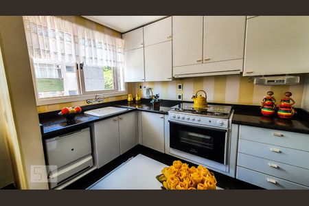 Apartamento à venda com 132m², 3 quartos e 2 vagas Apartamento à venda com 132m², 3 quartos e 2 vagasCozinha