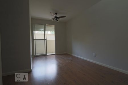 Sala de apartamento para alugar com 3 quartos, 72m² em Anil, Rio de Janeiro