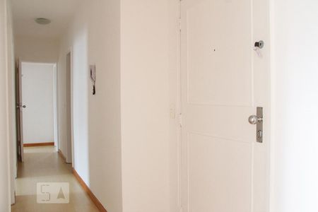 Corredor de apartamento à venda com 2 quartos, 94m² em Morro dos Ingleses, São Paulo
