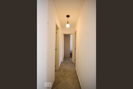 Corredor de apartamento para alugar com 2 quartos, 57m² em Parque Reboucas, São Paulo