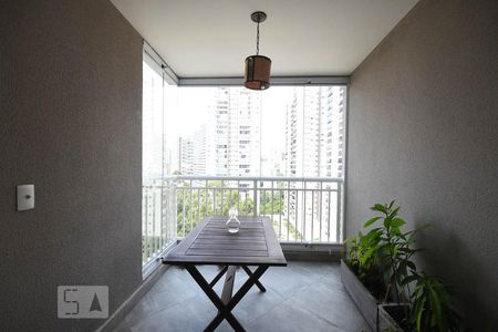 Varanda de apartamento para alugar com 2 quartos, 57m² em Parque Reboucas, São Paulo